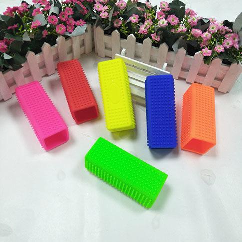 High Quality Luxury Simple Silicone Pet Hair Remover Brush Roller Hollow Cleaner for Cat Hair Removal Sofas Pet Grooming