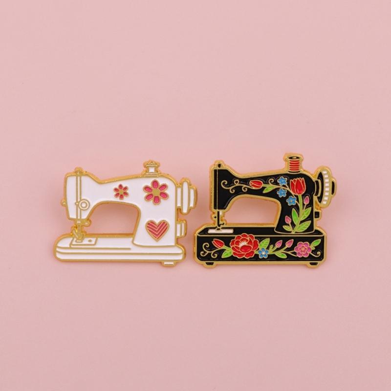 Creative Cartoon Sewing Machine Brooch Zinc Alloy Fashion Accessory Secure Pin Easy To Wear Gift for Craft Lovers