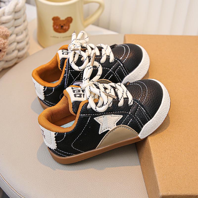 2025 Autumn/Winter Girls' Star Sports Shoes: Soft, Non-Slip, Casual Footwear for Medium and Large Kids