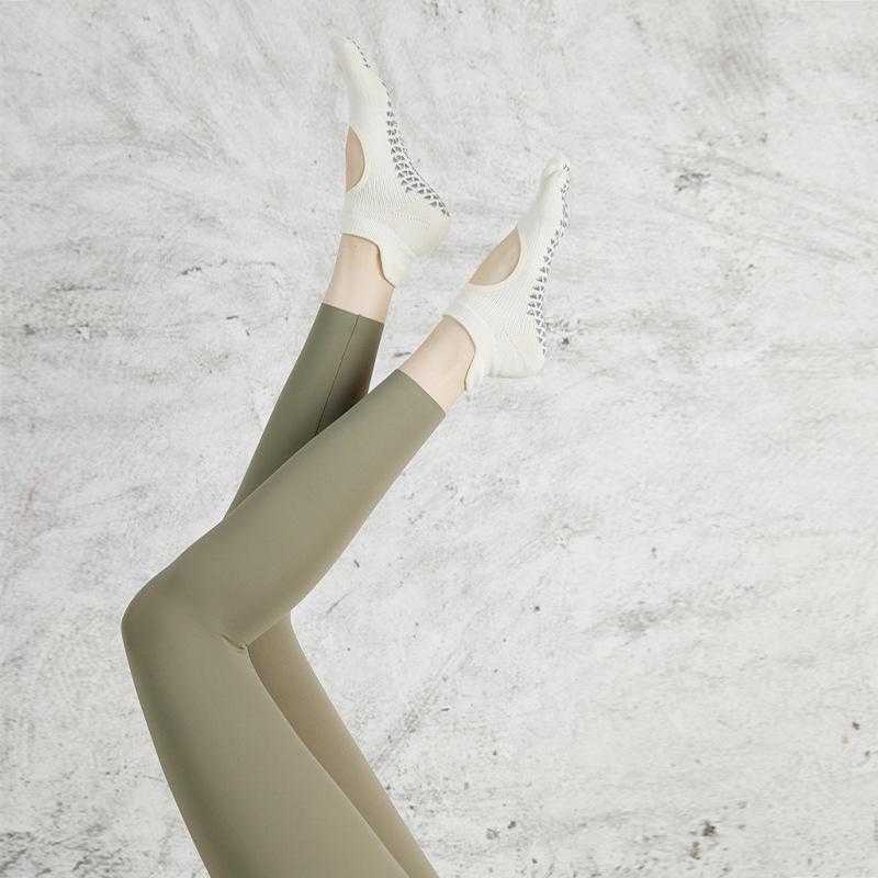 Women's Non-Slip Split Toe Yoga & Pilates Socks - Sweat-Absorbent Cotton, Fall/Winter