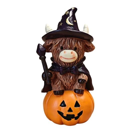 Highland Cow Figurine, Halloween Witch Pumpkin Skull Cow Statue, Resin Scottish Ornament for Calf Lovers, Shelf, Tiered Tray, Mantel, Tabletop Decor