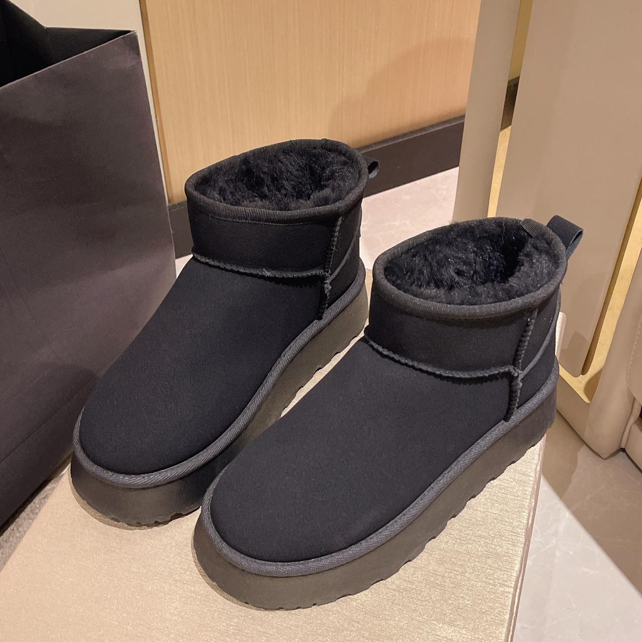 

2024 autumn and winter new cotton shoes for women, warm, fashionable and versatile, simple thick-soled matte surface, piled and thickened fluffy snow 35 чёрный