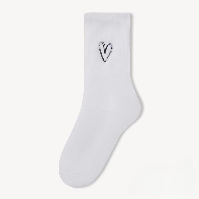 Embroidered Medium Length Socks Women's Autumn Fashion Love Fresh Sweat Absorbing Breathable Black White Girl Socks