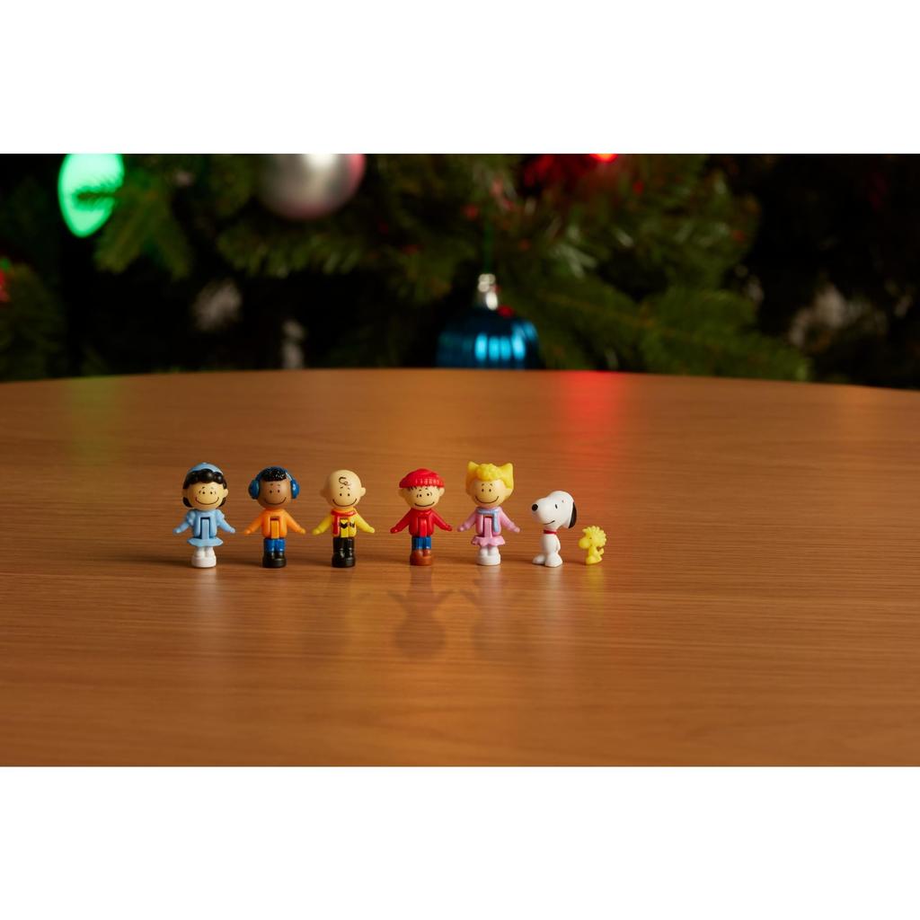 Polly Pocket x Peanuts collector micro doll 7 themed 4 iconic Snoopy compact, & playset, accessories, locations, & Woodstock.