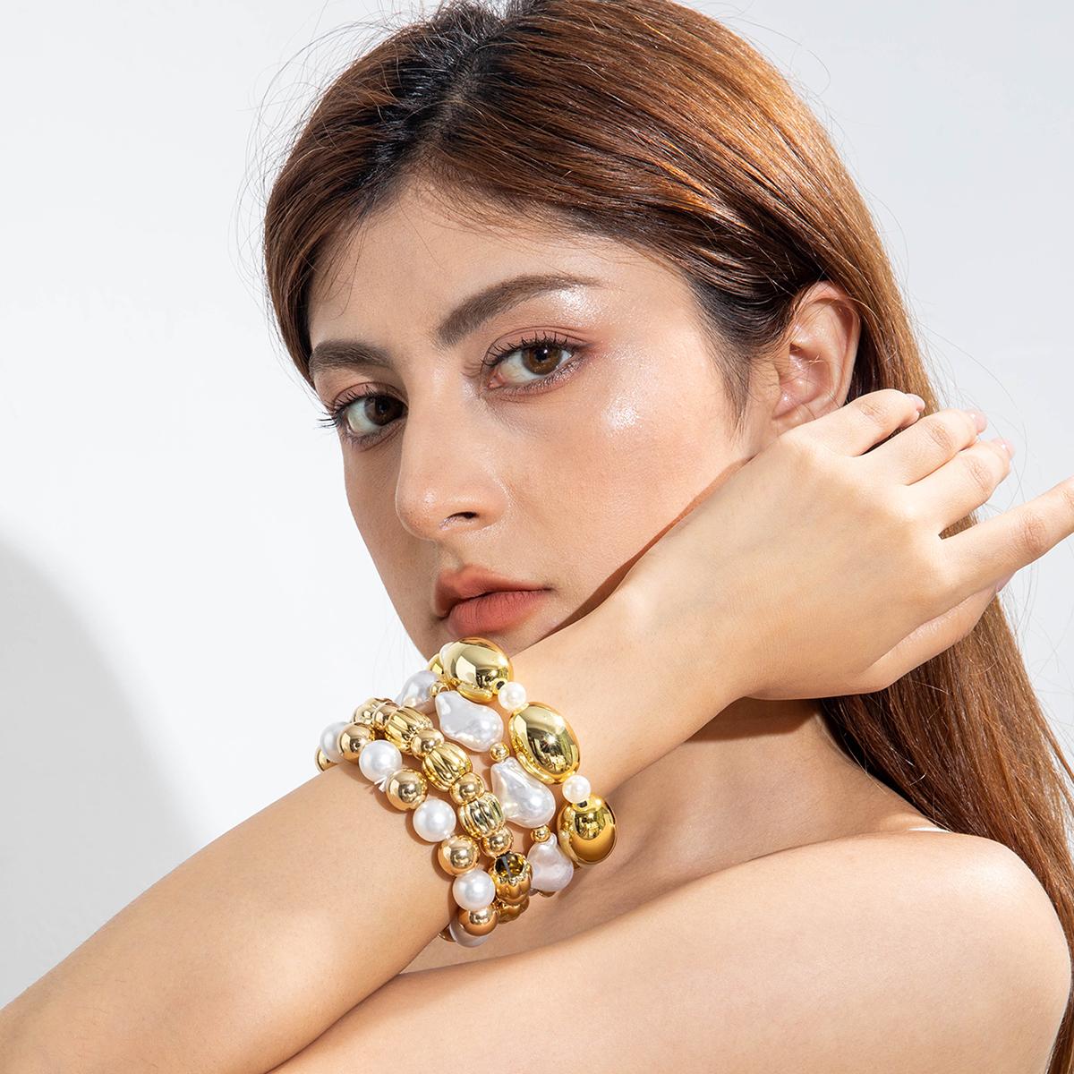 

4 шт. Европейский и американский трансграничный модный классический металлический браслет из бусин из искусственного жемчуга CCB, женские украшения, набор из нескольких браслетов