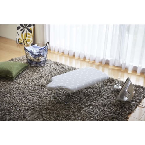 Yamazaki Lightweight Human-Shaped Ironing Board with Hook, Neko Press, Gray, Approx. 69 x 37 x 20 cm, Steel Mesh Construction, Hangs in Closet, Produc