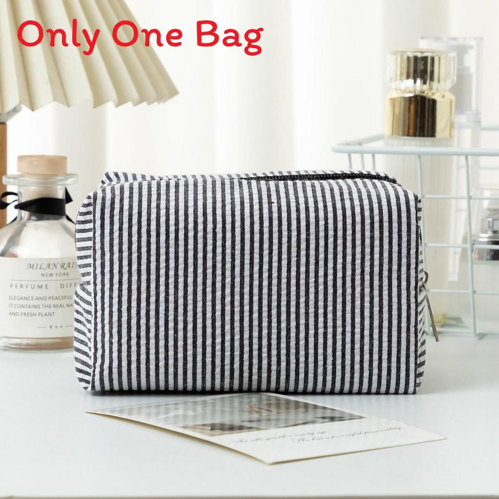 Polyester Striped Travel Toiletry Bag With Breathable Design For Men And Women