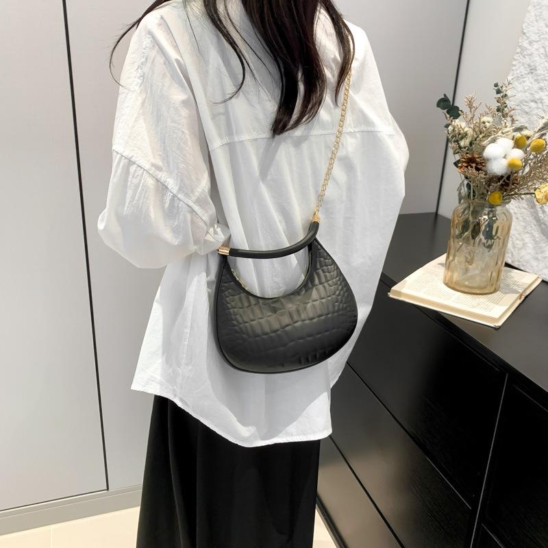 Einfarbige Temperament-Damentasche 2025 Trend Koreanische Version Sommer Neue Lässige Achseltasche Lässige Schulter-Sichelmondtasche