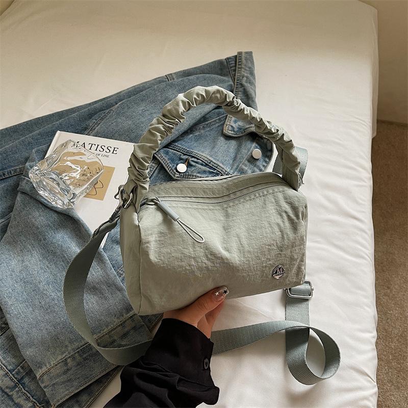 Fashion and Foreign Style Large-capacity Messenger Bag Trendy Simple Pleated Large-capacity Nylon Cloth Dumpling Bag Women's Shoulder Bag