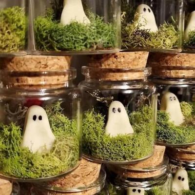 Resin Mini Pet Ghosts In A Jar Glass Dome Decor Craft Glow In The Dark Little Ghost With Moss Luminous Ghost Figurines