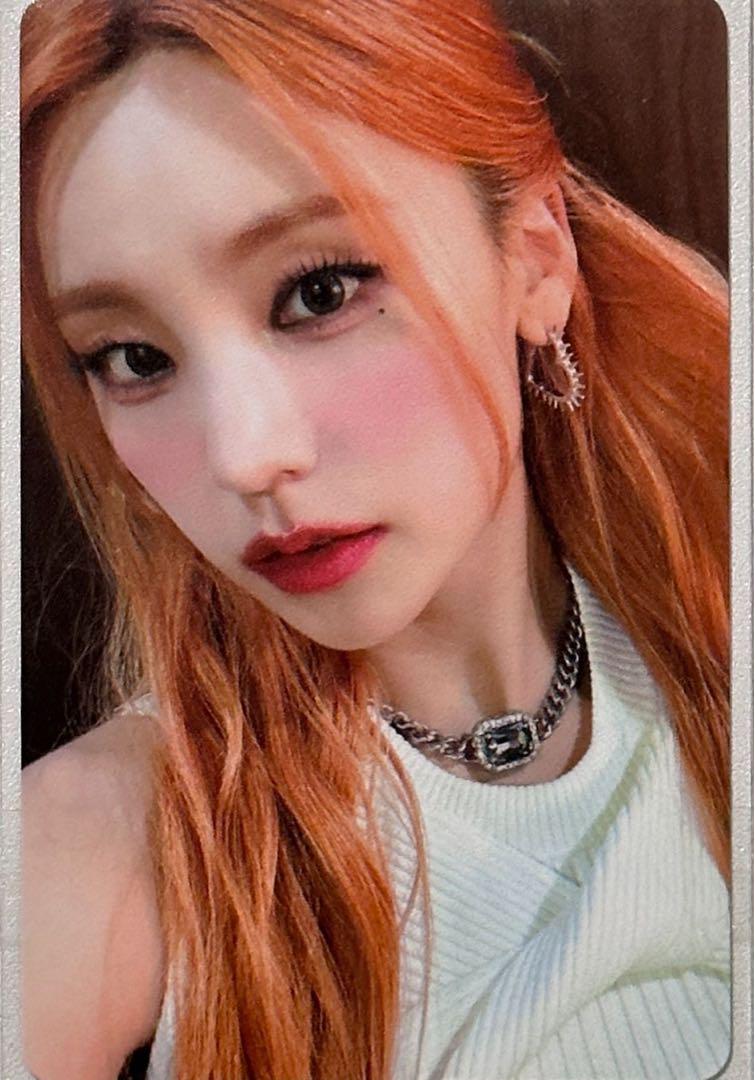 

[USED] ITZY born to be Yeji kmonstar Taiwanese Chinese trading card