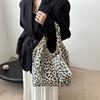 Fashionable Large Capacity Fall Casual Minimalist Tote Bag For Women In Khaki Brown And White