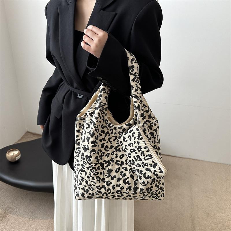Fashionable Large Capacity Fall Casual Minimalist Tote Bag For Women In Khaki Brown And White