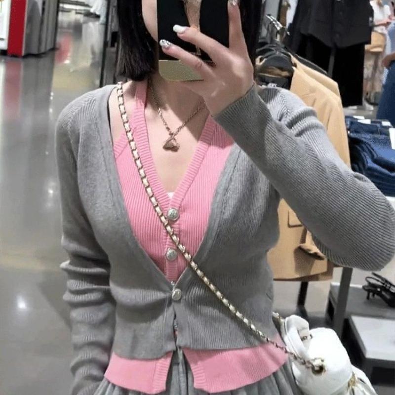 A Unique and Stylish Two-piece Patchwork Sweater for Women, A Short Autumn and Winter Slimming Design Knitted Base Layer