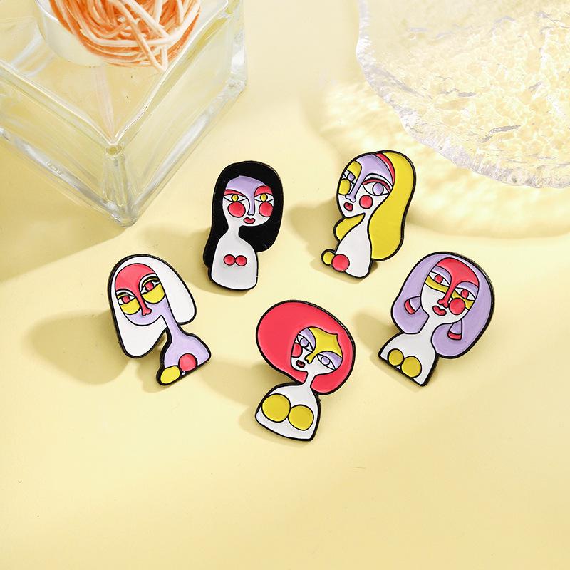Chic Personalized Brooches: Stylish and Quirky Accessories for Women