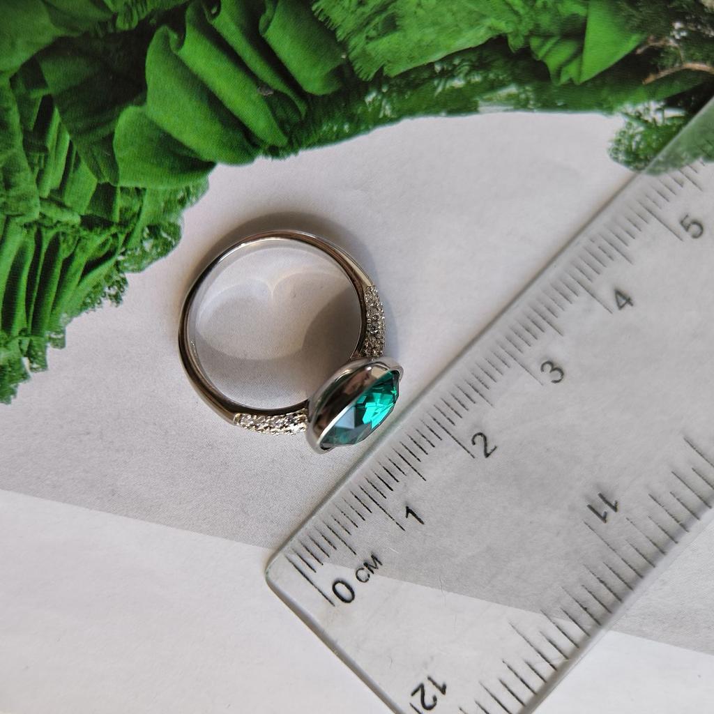 Серебряное кольцо с фианитами, вес изделия 4,39 гр (60002280)
