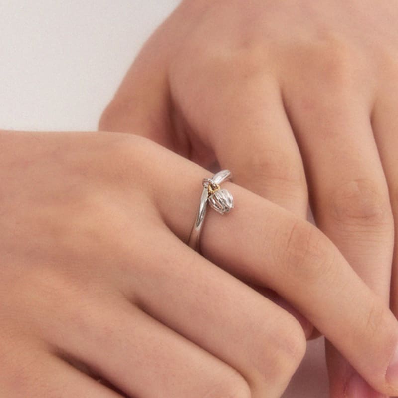Noonoo Fingers Bell Flower Ring