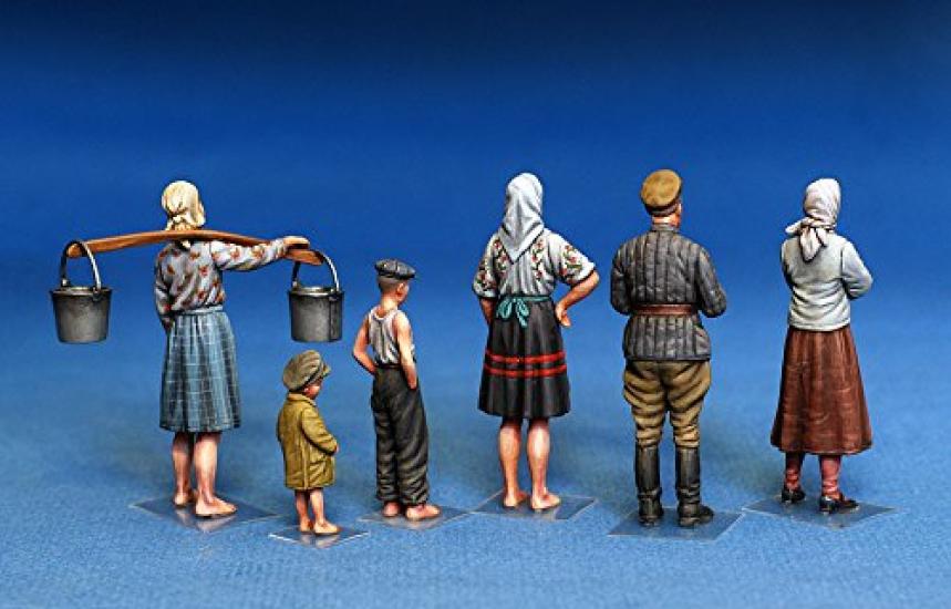 Miniart Soviet Villager Plastic Model MA38011 1/35