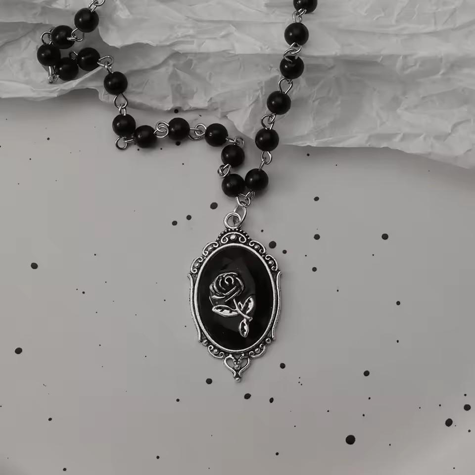 Gotische Vleermuis Kruis Donker Hanger Ketting Set, Y2K Gepersonaliseerde Doorn Liefde Zwarte Kraal Gestapelde Ketting Set, Geschikt als Halloween G