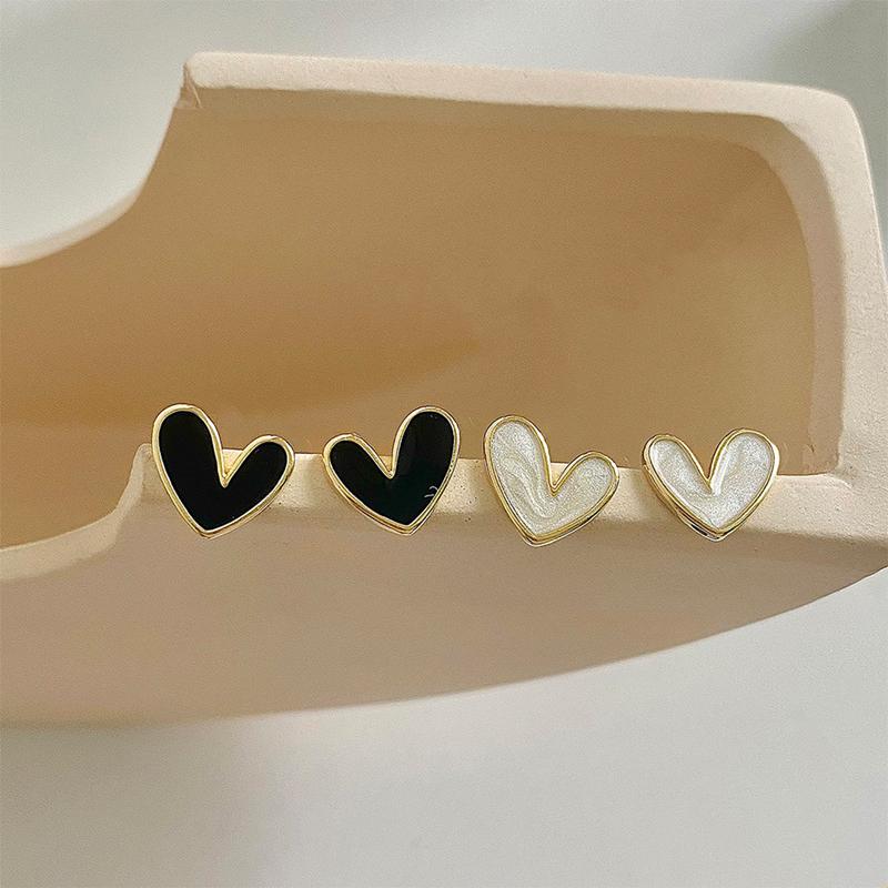 Simple Small Black Heart Stud Earrings For Women Cute Girls Korean Style Love Earring Birthday Party Jewelry Wholesale