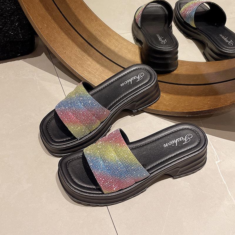 Fashionable Design Style Slippers 2024 Summer New Thick Soled Height Increase Luxury Versatile Sandals for External Wear Shoes