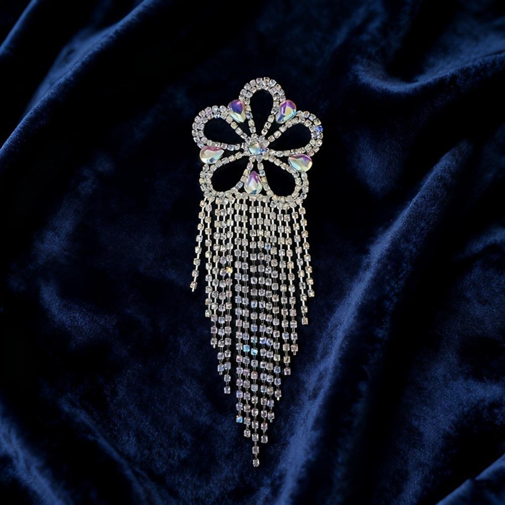 Fringe Shoulder Epaulets Sparkly AB Crystal Shoulder Ornament Rhinestone Epaulets Fashion Shoot