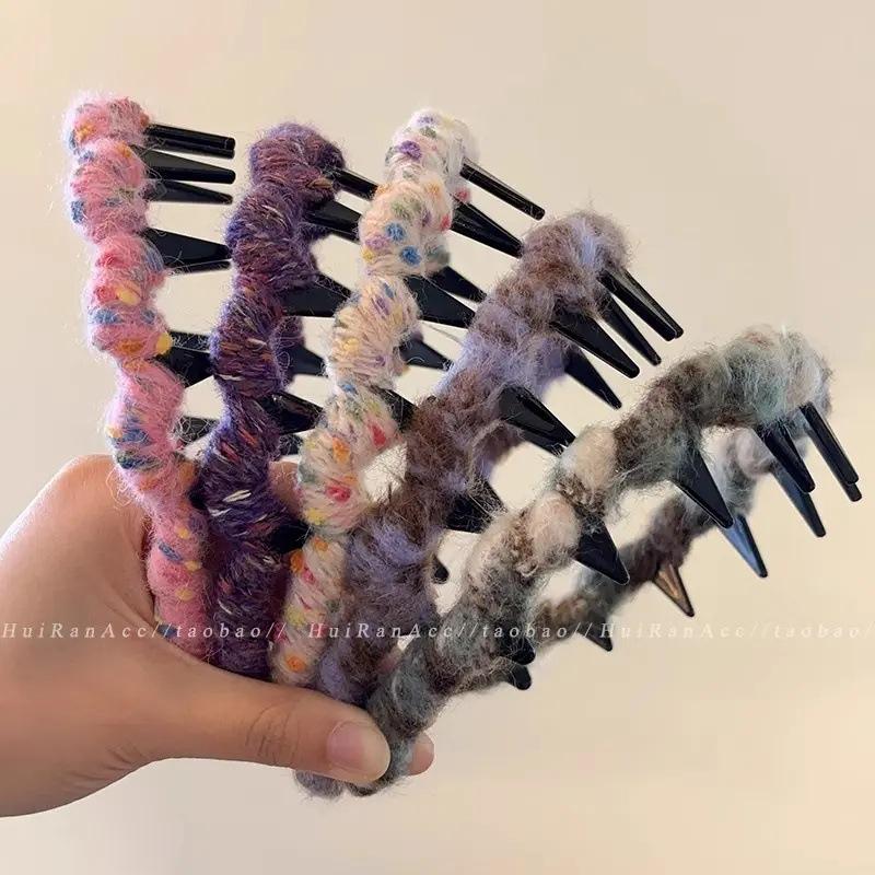 

Яркая волнистая шерстяная повязка на голову: Пушистый вязаный аксессуар для волос для женщин