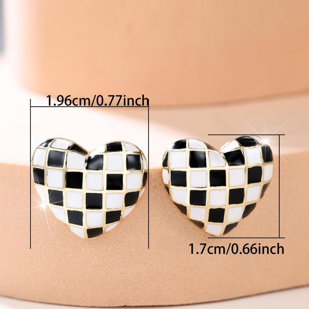 Hot-selling new women's checkerboard small ring earrings retro cold wind simple love stud earrings