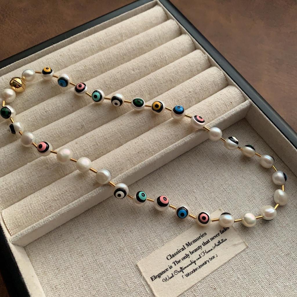 Welfare model Spot pearl autumn and winter sweater chain Tahitian imitation pearl niche necklace French retro niche design