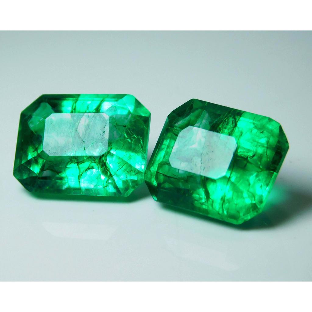 16.56 Carat Loose Gemstone Natural Green Emerald Emerald Cut Pair