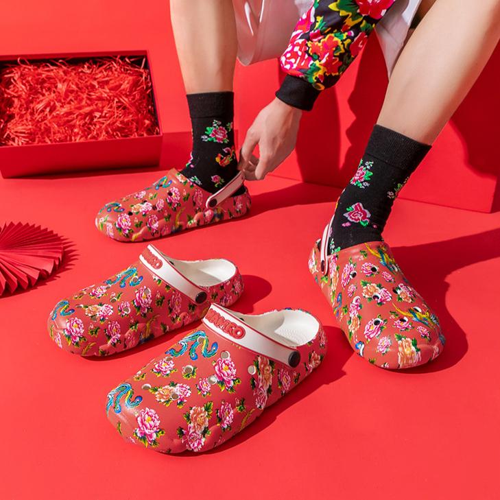 Red Hole Shoes for Women Beach Garden Shoes Outdoor Toe Caps Casual Sandals for Men