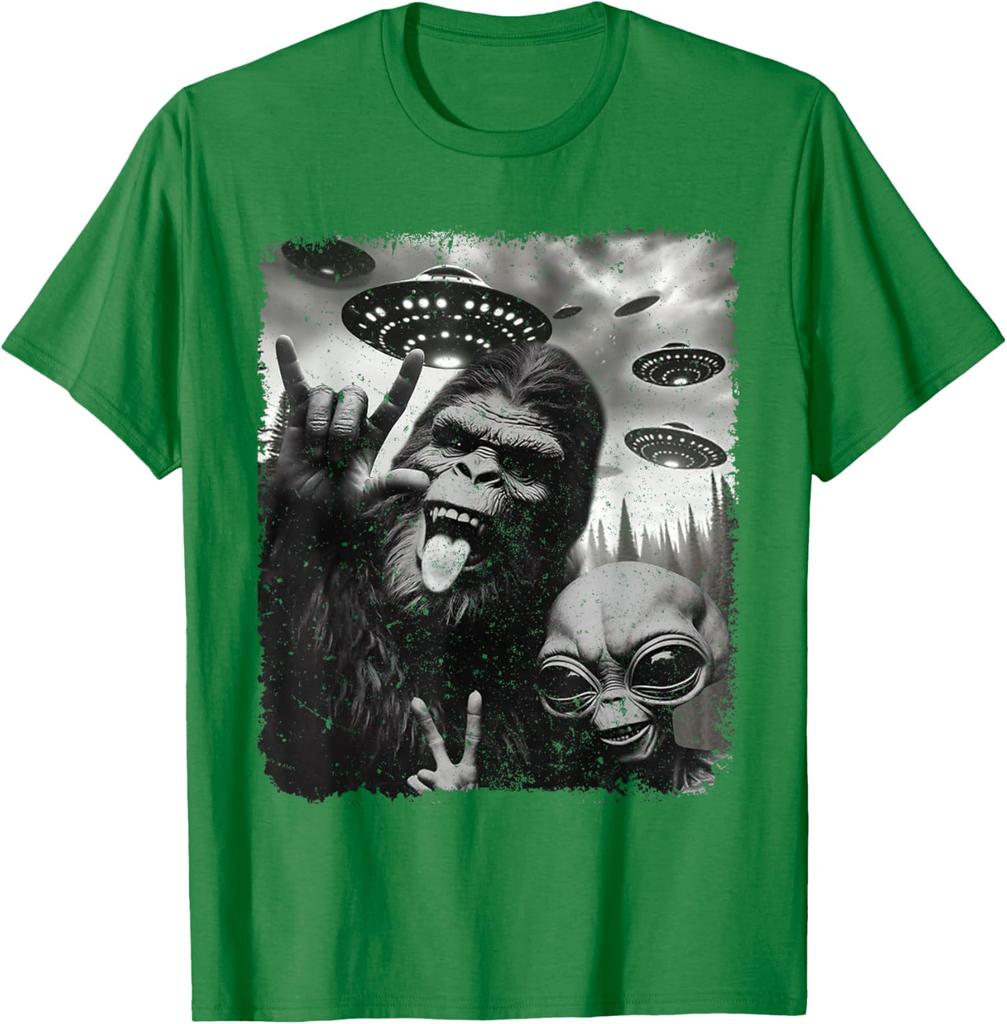Funny Bigfoot & Alien Sasquatch Rock On Hand Sign UFO Selfie Unisex T-Shirt 4