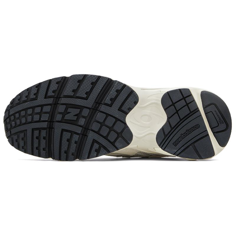 New Balance 725 White Sneakers ML725UF