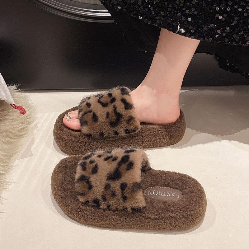 2025 autumn and winter Internet celebrities leopard print fashion versatile fluffy slippers women wear one-word drag trendy shoes platform cotton sli
