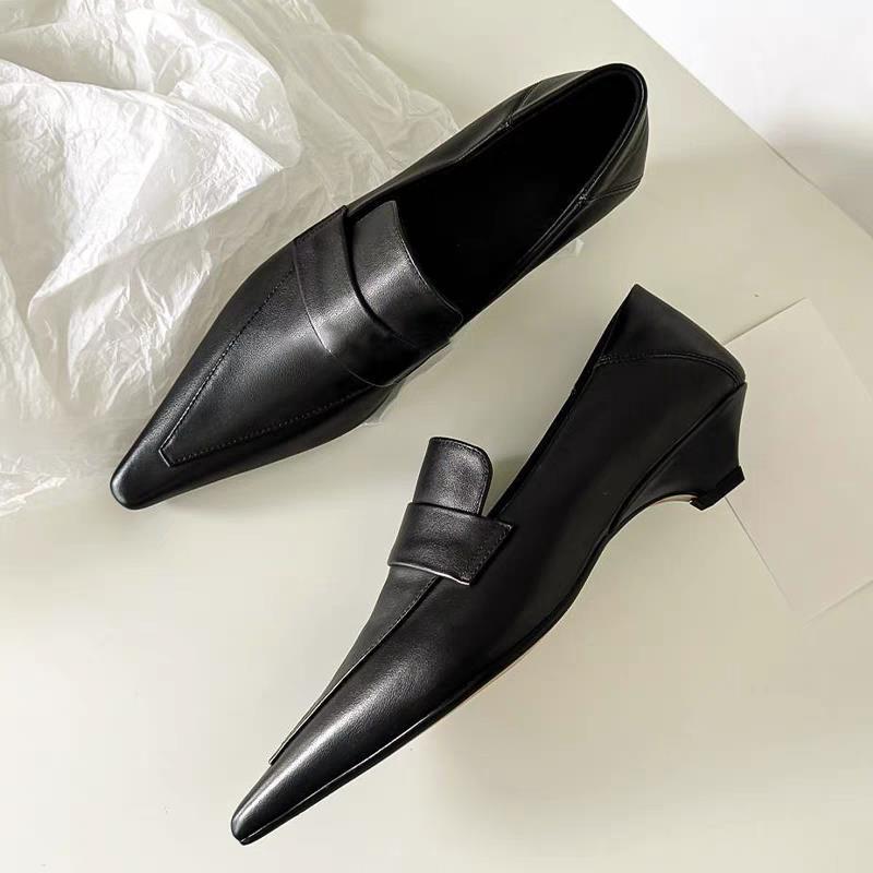 Spring 2025 French Retro Genuine Leather Pointed Toe Low Heel Slip-on Kitten Heels for Women