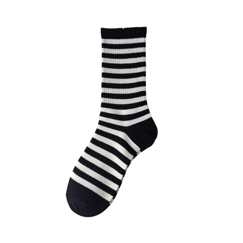 Female Spring and Autumn New Stripe Contrast Color Simple All Build Tube Socks
