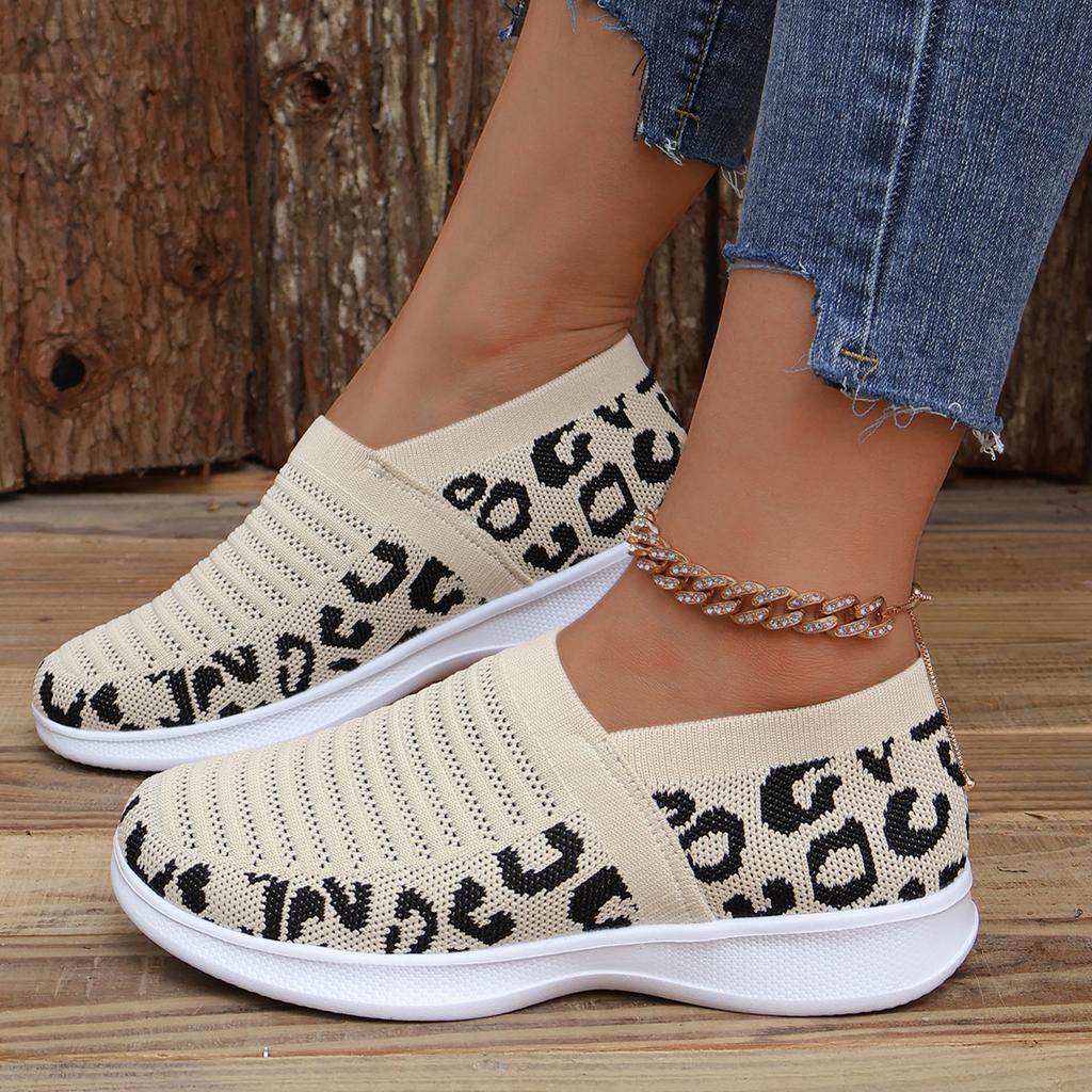 Large size single shoes women's new fly-woven sports single shoes European and American mesh breathable one-pedal lazy women's shoes