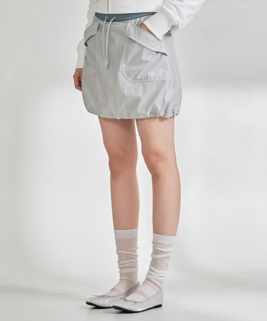 Covernat Woman Silky Nylon Balloon Mini Skirt Light Gray