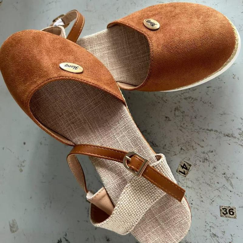 A New Style of Large-sized Women's Shoes with A One-shoulder Wedge Heel and A Fashionable Flip-top