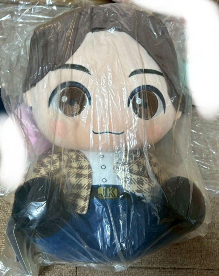 [USED] tinytan BTS Lying Down Plush Mascot Can Badge Accessory