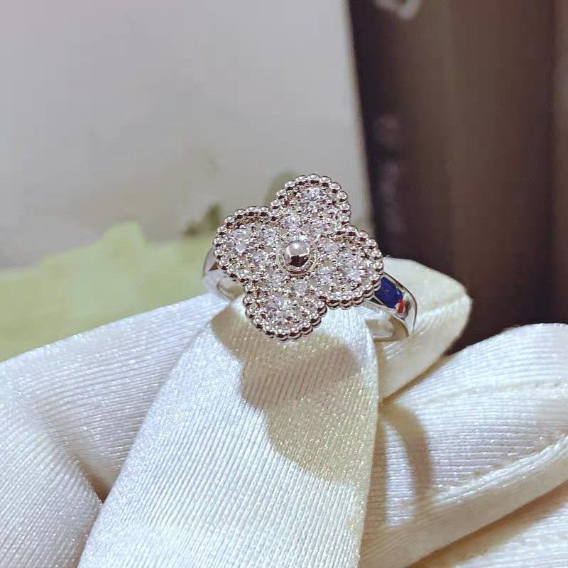 Full Diamond Four Leaf Flower Necklace Pendant Long Necklace Dinner Elegant Super Fairy Earrings Four Grass Flower Bracelet Jewelry Set