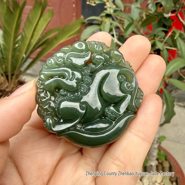 Double-Sided Carved Jade Pixiu Mother and Son Pendant with Gold Ingot Design