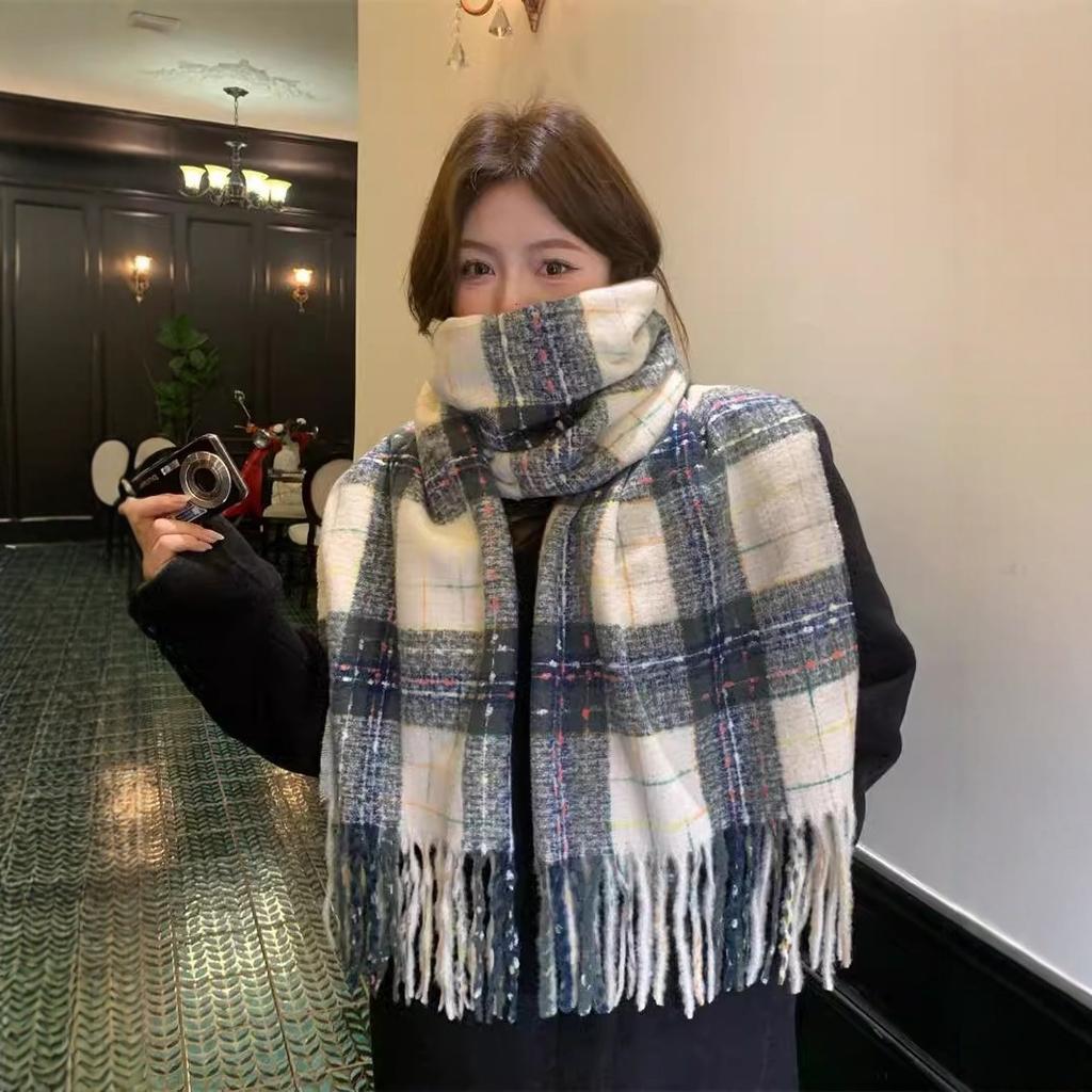New atmosphere plaid scarf female winter Korean versatile student jk cute thickened scarf to keep warm
