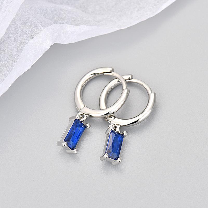 Kolorowe prostokątne kolczyki z cyrkoniami dla kobiet - Modne i stylowe