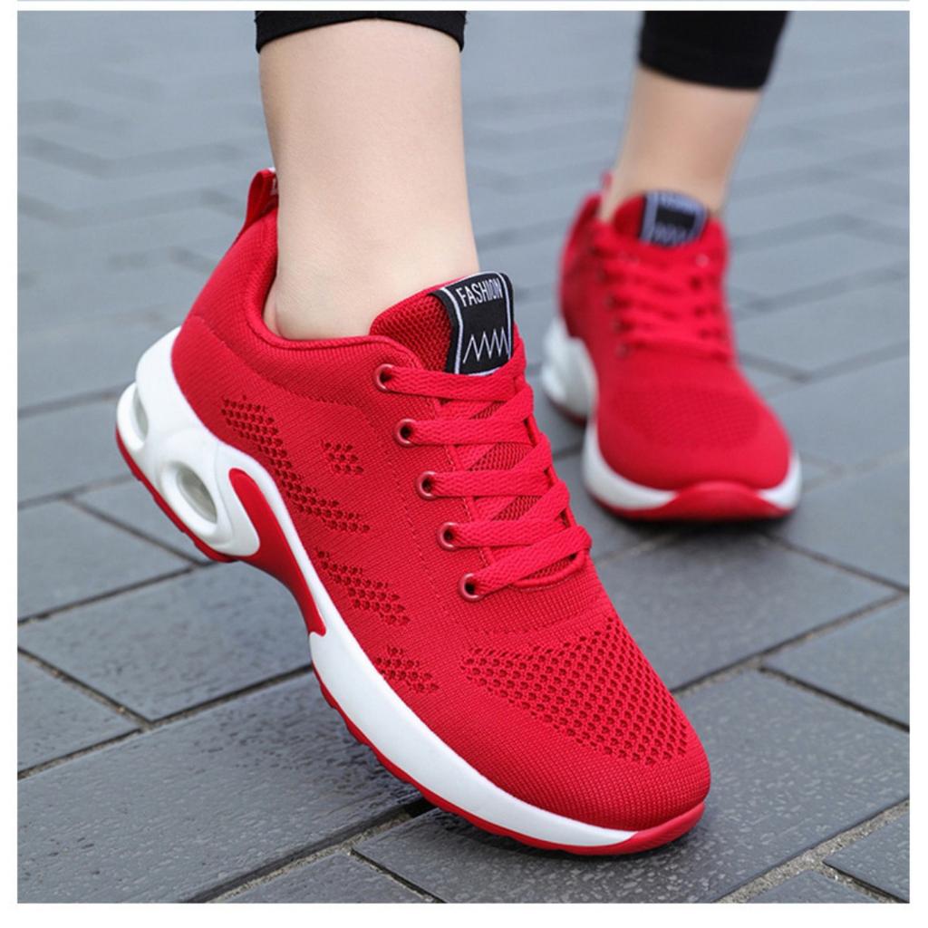 Damenschuhe mit weichen Sohlen, die die Füße nicht ermüden. Sommerliche Freizeitschuhe mit dicker Sohle, Übergröße, luftgepolsterte Sportschuhe