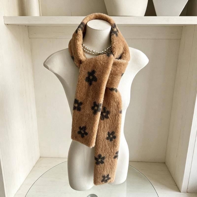 Thickened Plush Scarf with Warm Texture and AntiStatic Design for Adult Teens Cold and Breezy Weather Winter Activity Wear