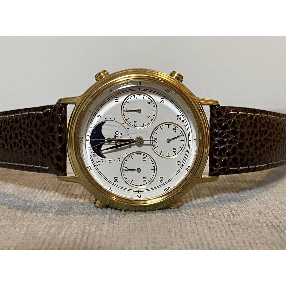 SEIKO 7A48-7020 Chronograph Moon Phase Quartz Watch