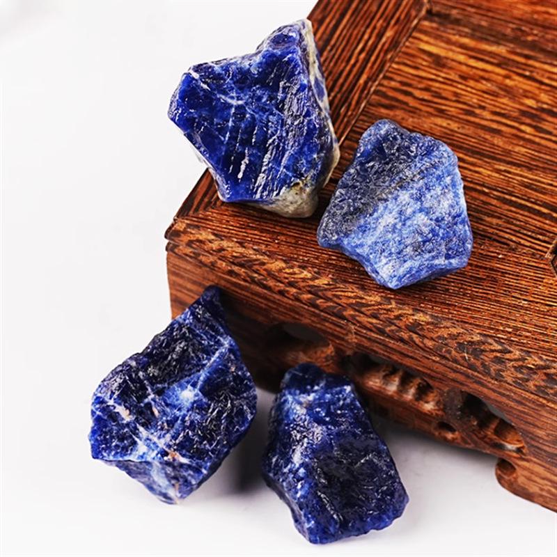 Labradorite Natural Blue Vein Stone: Large Carved Mineral Specimen for Teaching and Ornamentation