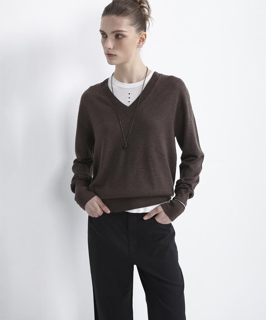 EAN JO Jane Wholegarment V-Neck Pullover (Brown)