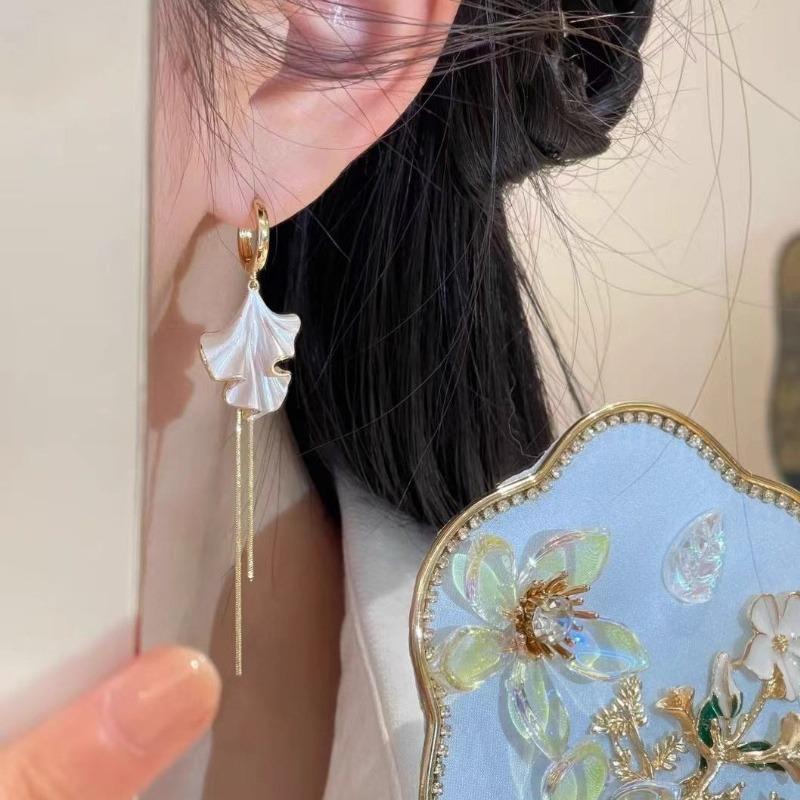 Boucles d'oreilles à pampilles longues section queue de sirène rétro luxe léger sens senior tempérament boucles d'oreilles élégantes boucles d'oreilles de vacances accessoires pour dames bijoux